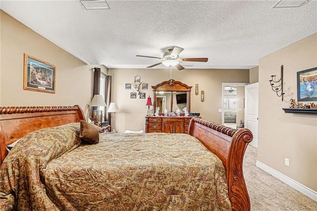 18401 SSR-W Highway, Smithville, MO 64089