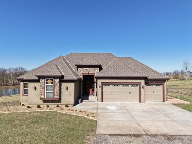 18401 SSR-W Highway, Smithville, MO 64089