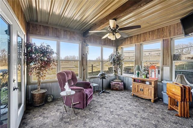 18401 SSR-W Highway, Smithville, MO 64089