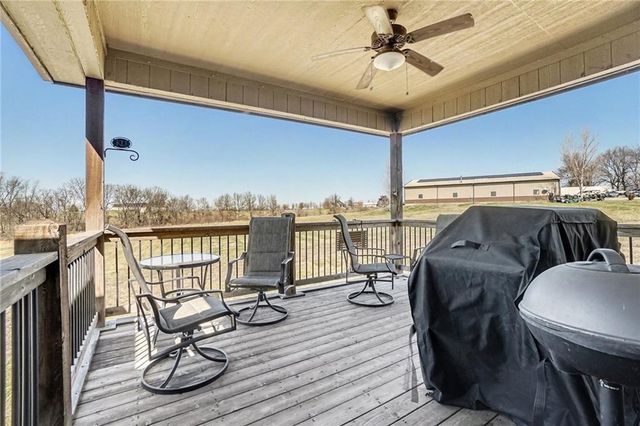 18401 SSR-W Highway, Smithville, MO 64089