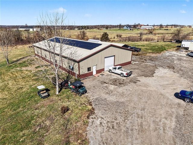 18401 SSR-W Highway, Smithville, MO 64089