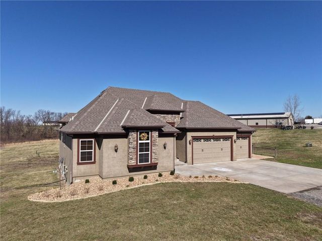 18401 SSR-W Highway, Smithville, MO 64089