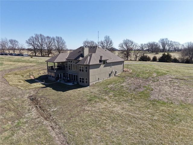 18401 SSR-W Highway, Smithville, MO 64089