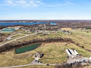 18401 SSR-W Highway, Smithville, MO 64089