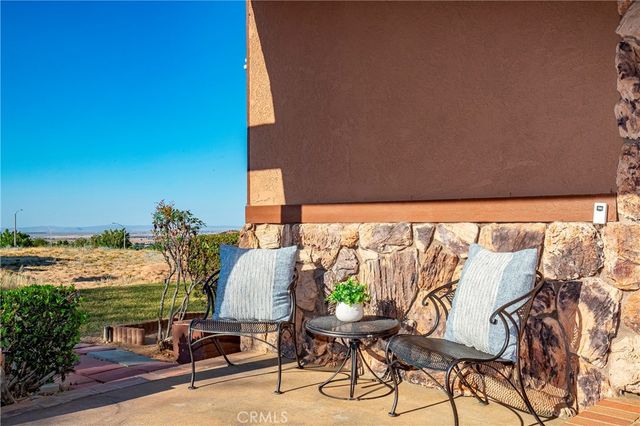 6716 Granada Drive, Palmdale, CA 93551