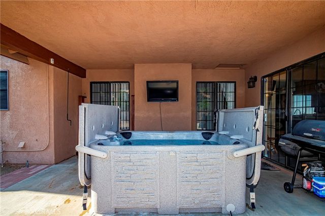 6716 Granada Drive, Palmdale, CA 93551