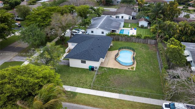 9700 Kendale Blvd, Miami, FL 33176