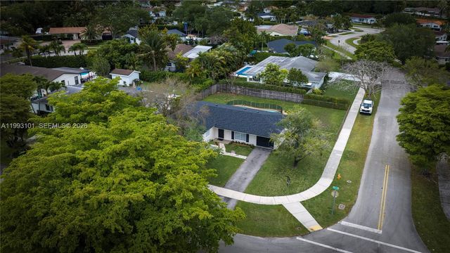 9700 Kendale Blvd, Miami, FL 33176