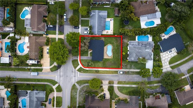 9700 Kendale Blvd, Miami, FL 33176