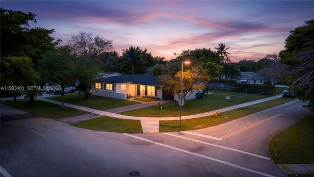 9700 Kendale Blvd, Miami, FL 33176