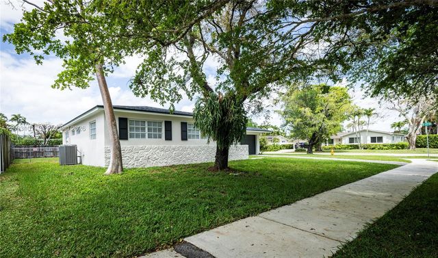 9700 Kendale Blvd, Miami, FL 33176