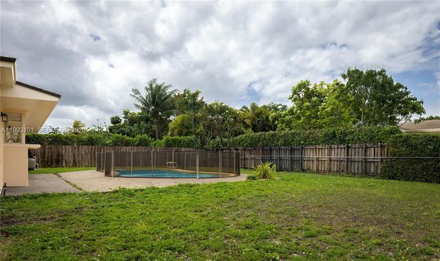 9700 Kendale Blvd, Miami, FL 33176