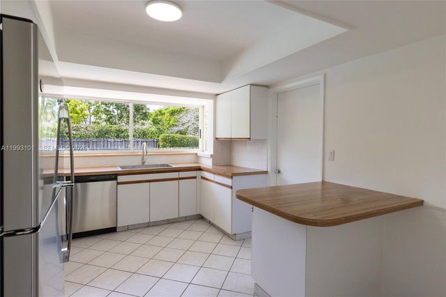 9700 Kendale Blvd, Miami, FL 33176