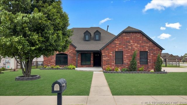 1701 E Granger Street, Broken Arrow, OK 74012