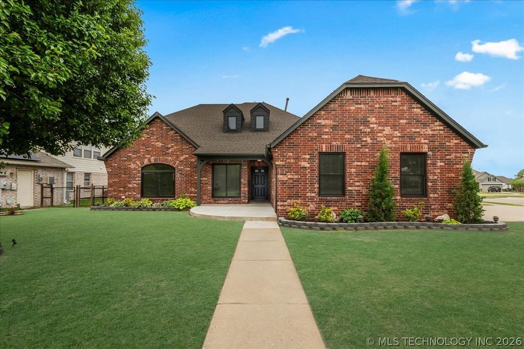 1701 E Granger Street, Broken Arrow, OK 74012