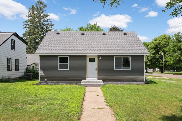 4533 Welcome Avenue N, Crystal, MN 55422
