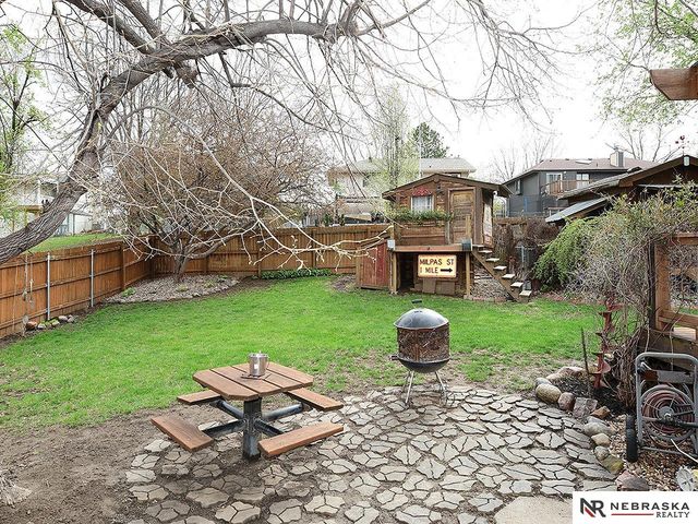 411 Laredo Road, Papillion, NE 68046