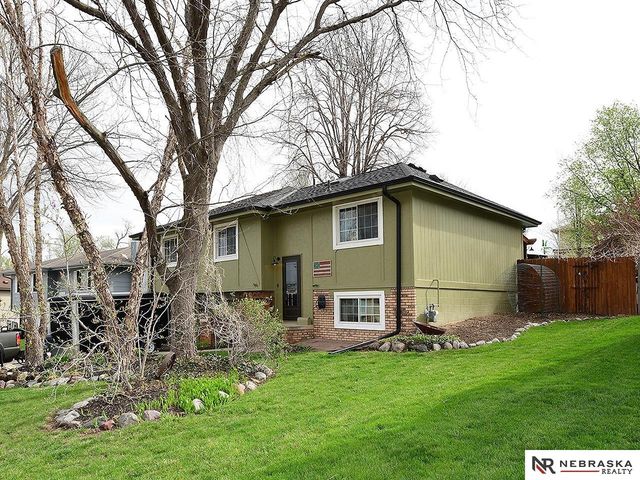 411 Laredo Road, Papillion, NE 68046