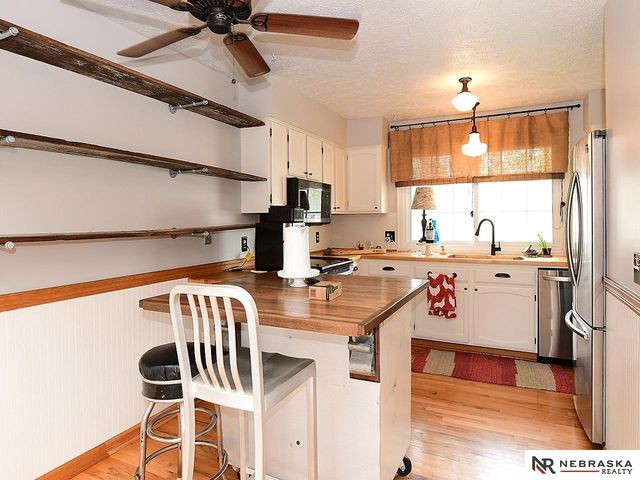 411 Laredo Road, Papillion, NE 68046