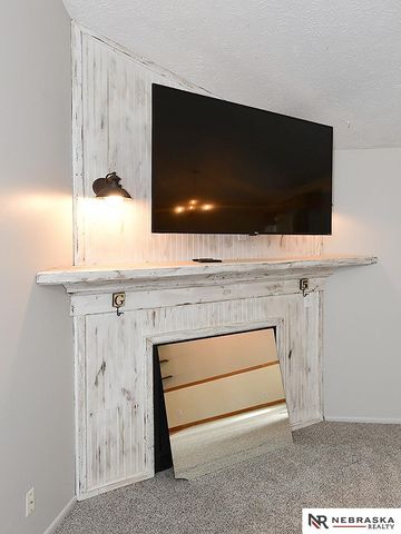 411 Laredo Road, Papillion, NE 68046