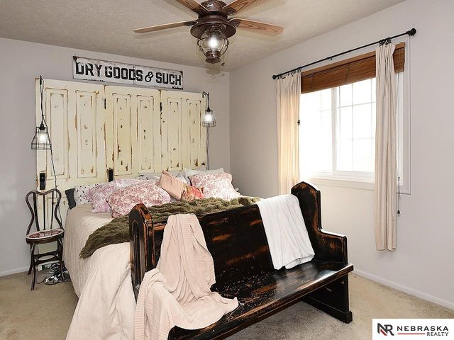 411 Laredo Road, Papillion, NE 68046