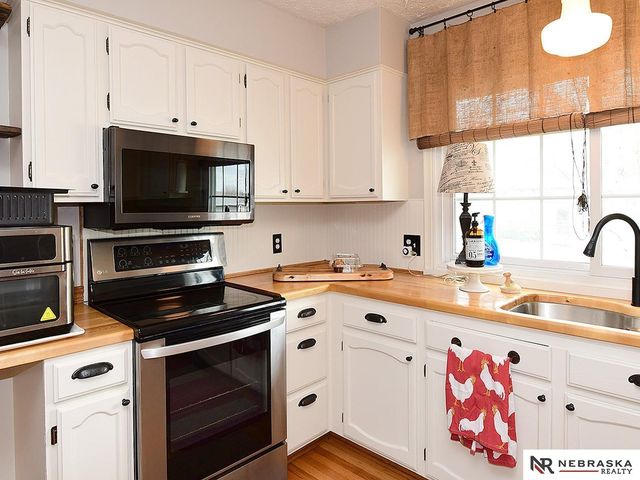 411 Laredo Road, Papillion, NE 68046