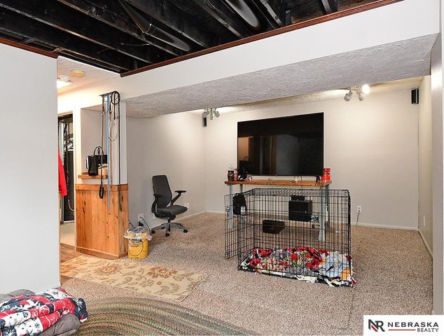 411 Laredo Road, Papillion, NE 68046