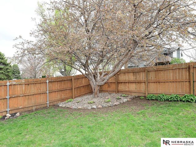 411 Laredo Road, Papillion, NE 68046