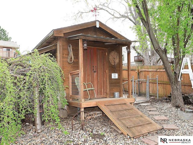 411 Laredo Road, Papillion, NE 68046