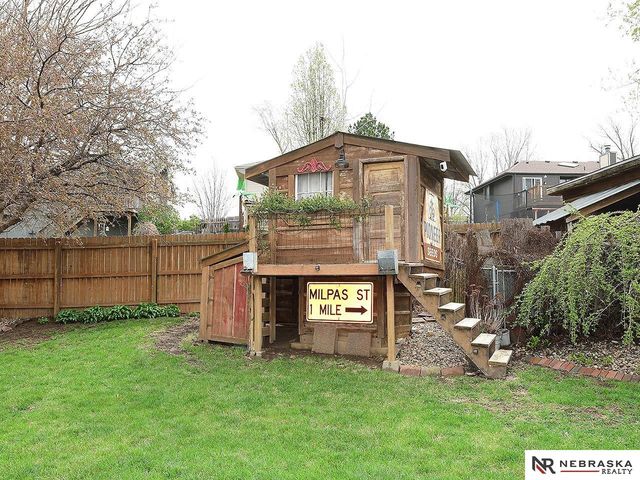 411 Laredo Road, Papillion, NE 68046