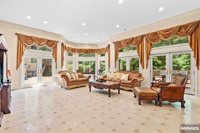 307 Daffodil Drive, Norwood, NJ 07648