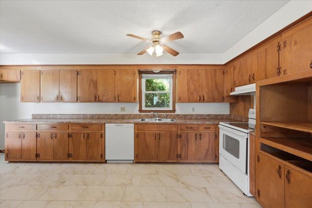 180 Gordon Drive, Spartanburg, SC 29301