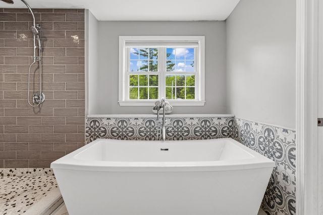 25 Cameron Drive, Pittsfield, NH 03263