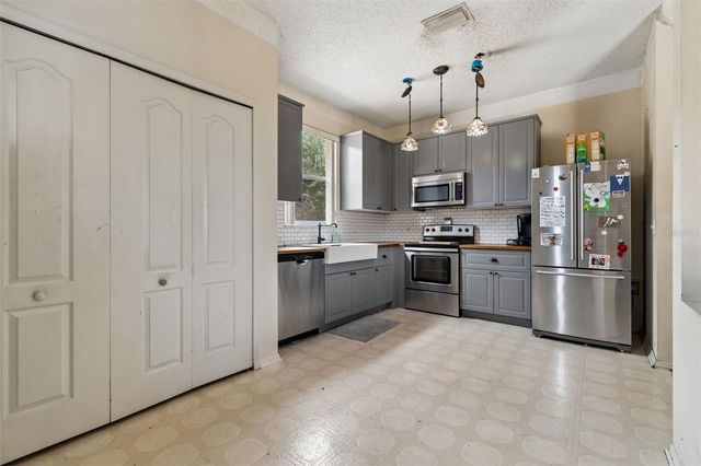 912 GRAND CANYON DRIVE, Valrico, FL 33594