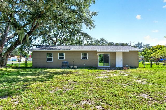 706 ELM AVENUE, Fruitland Park, FL 34731