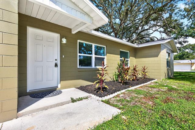 706 ELM AVENUE, Fruitland Park, FL 34731