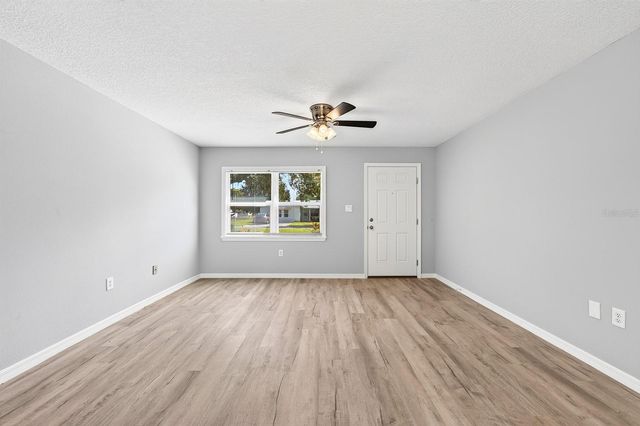 706 ELM AVENUE, Fruitland Park, FL 34731