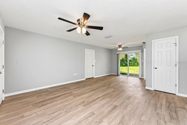 706 ELM AVENUE, Fruitland Park, FL 34731