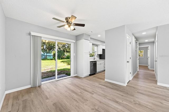 706 ELM AVENUE, Fruitland Park, FL 34731