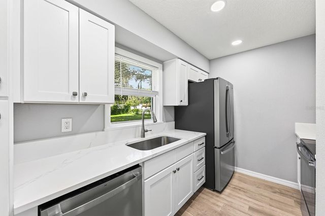 706 ELM AVENUE, Fruitland Park, FL 34731