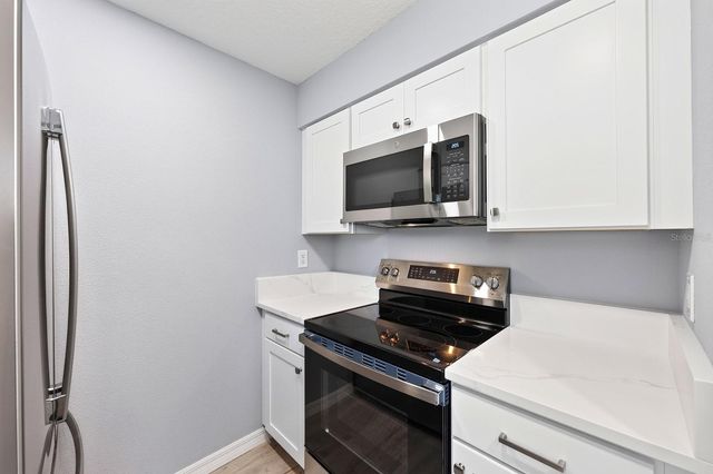 706 ELM AVENUE, Fruitland Park, FL 34731