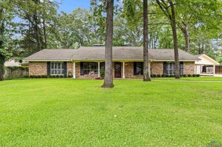 627 Town Oaks, Kilgore, TX 75662