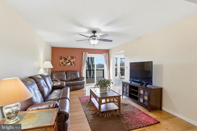 4708 SUMMIT POINT RD, Charles Town, WV 25414