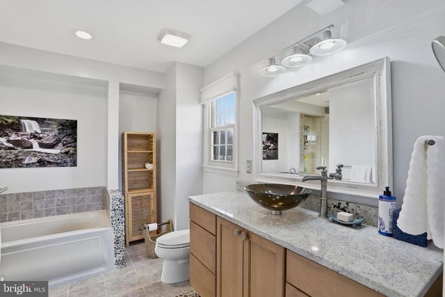 4708 SUMMIT POINT RD, Charles Town, WV 25414