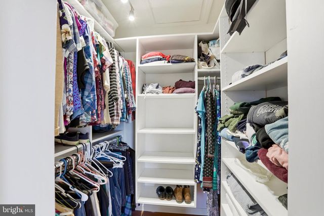 4708 SUMMIT POINT RD, Charles Town, WV 25414