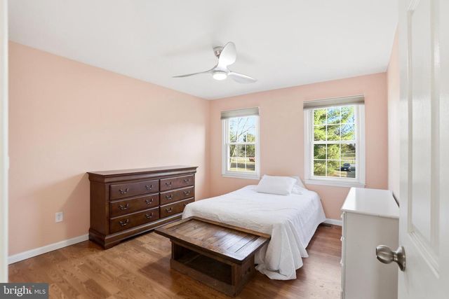 4708 SUMMIT POINT RD, Charles Town, WV 25414