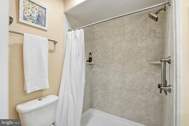 4708 SUMMIT POINT RD, Charles Town, WV 25414