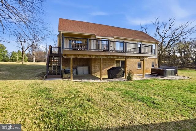 4708 SUMMIT POINT RD, Charles Town, WV 25414