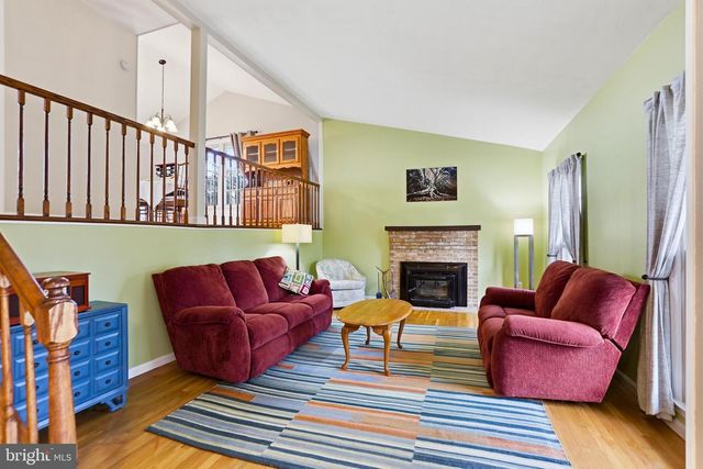 4708 SUMMIT POINT RD, Charles Town, WV 25414