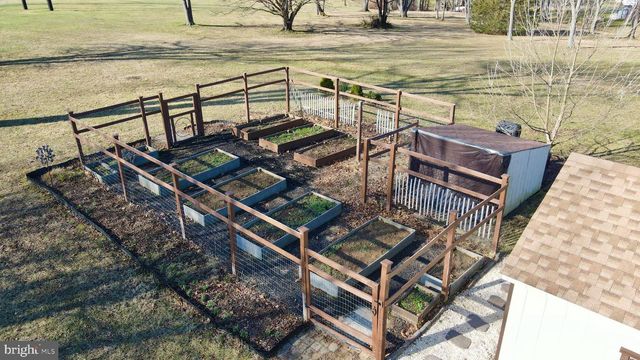 4708 SUMMIT POINT RD, Charles Town, WV 25414